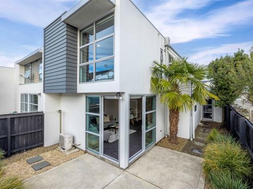 543 Barbadoes Street, Edgeware