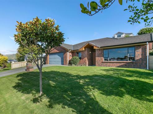 16 Dusky Crescent, Aotea