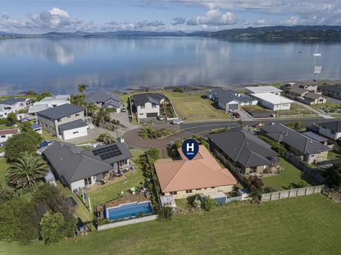 41 Karoro Road, One Tree Point