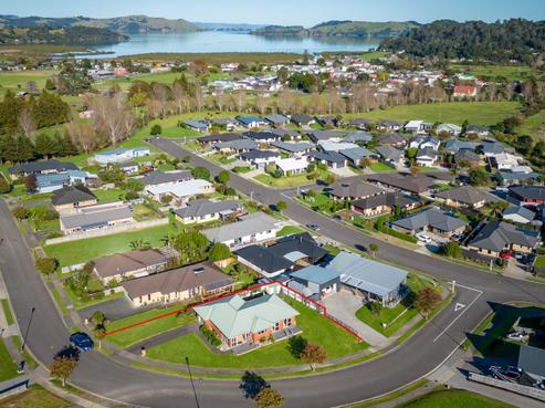 48 Greenhills Drive, Coromandel