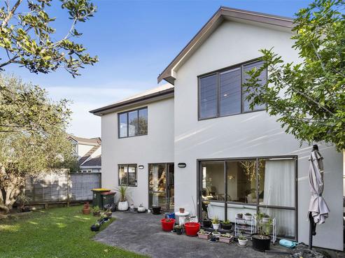34 Bleakhouse Road, Howick