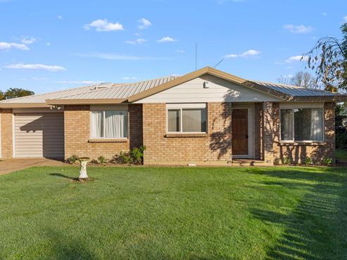 7 Conrad Place, Leamington