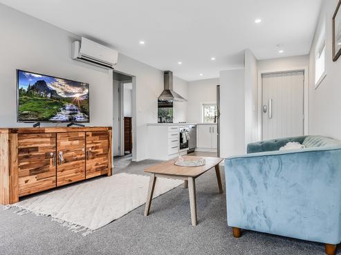 4/209 Tuhikaramea Road, Dinsdale