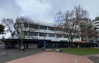 PROUDLY POSITIONED CORNER PROFILE