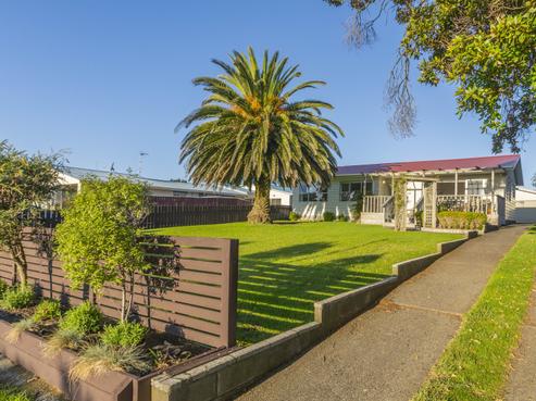 15 Teoti Street, Paraparaumu Beach