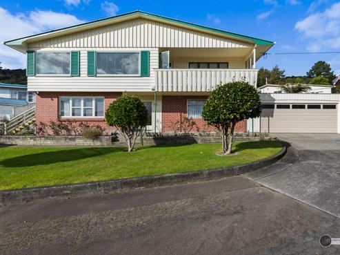 33 James Grove, Stokes Valley