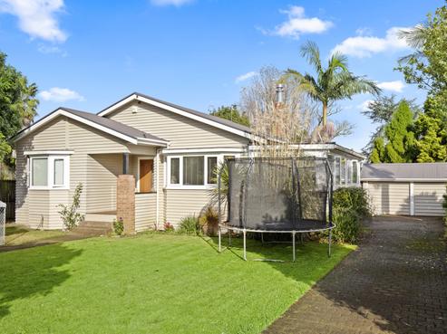 18 Racecourse Road, Waiuku