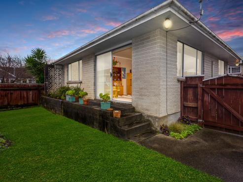 5A Islington Street, Trentham