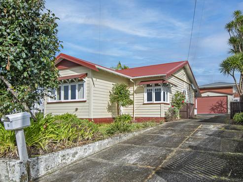 8 Bernard Street, Avenues