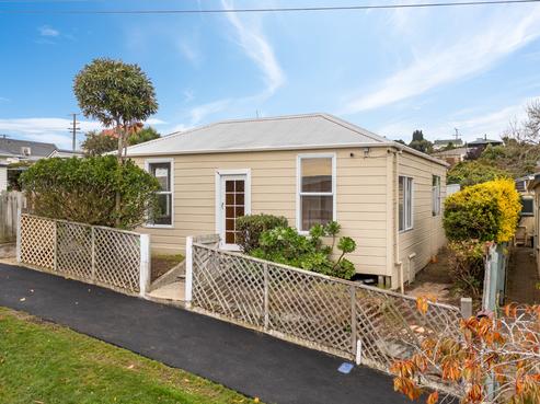 9 Burns Street, Port Chalmers