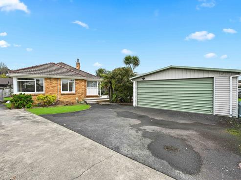 38 Enderley Avenue, Enderley