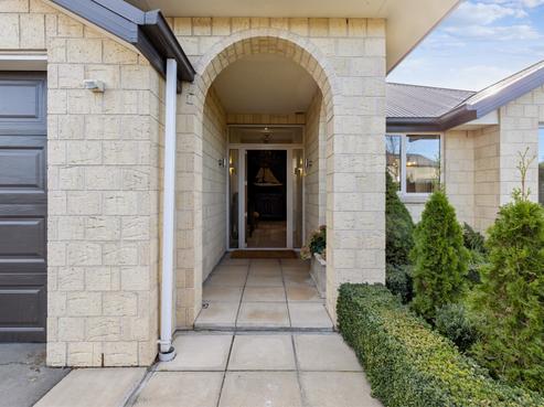 52 Becmead Drive, Harewood