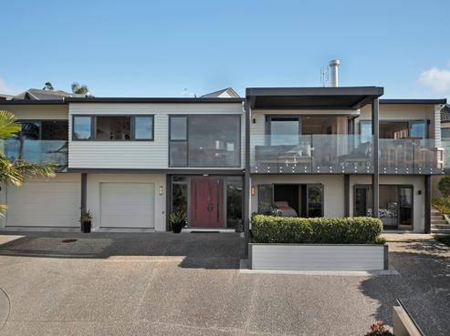 12 Eastcliffe Road, Castor Bay