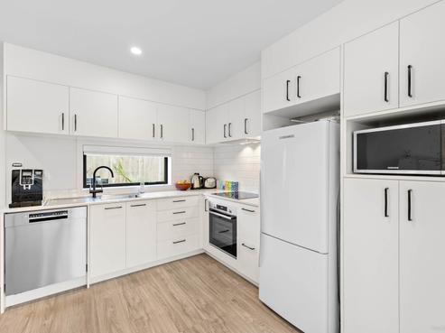 2F Ellen Avenue, Hillcrest