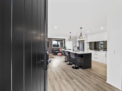 1/118 Brecon Road, Stratford