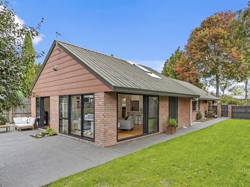 242 Memorial Avenue, Burnside