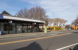 High-Visibility Retail/Office Space