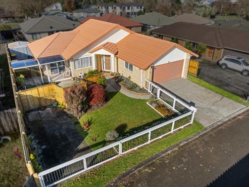 25 Carisbrook Crescent, Papakura