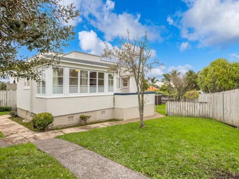 57 Old Lake Road, Narrow Neck
