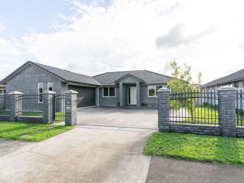 15 Sirius Crescent, Rototuna North