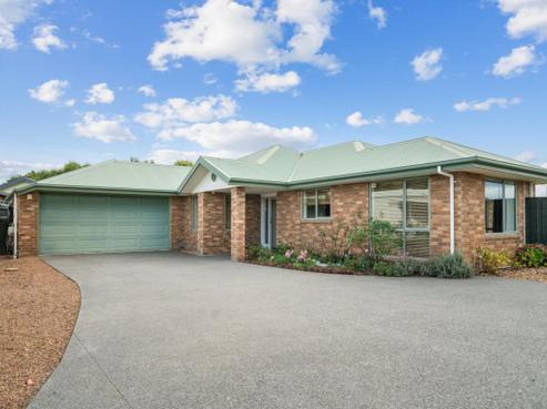 9 Lightning Close, Hornby