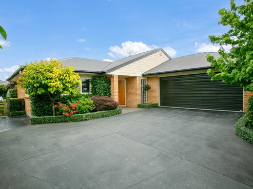 6 Abergeldie Way, Cambridge