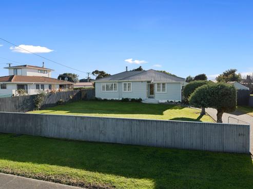 2 Kiharoa Street, Otaki Beach