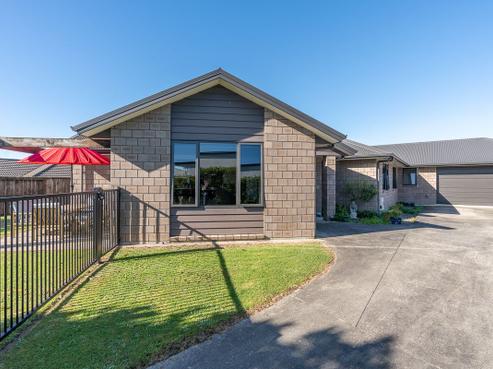 15 Cole Thomas Place, Huntington
