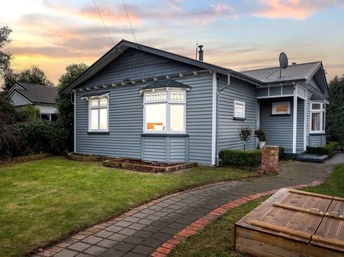 9 Avonhead Road, Avonhead