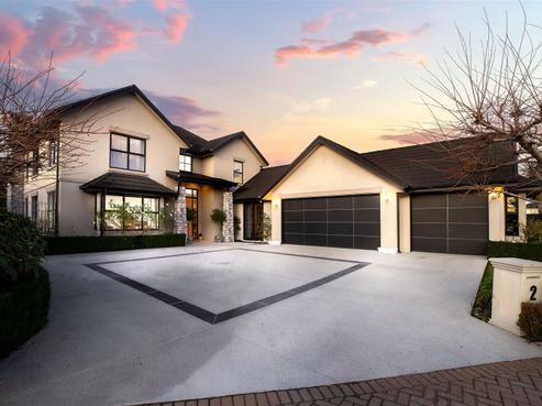 2 June Gardens, Northwood