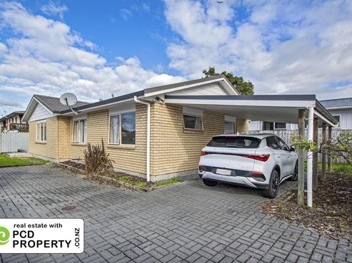 333A Western Hills Drive, Avenues