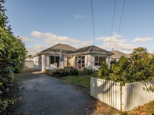 8 Oakhurst Place, Russley