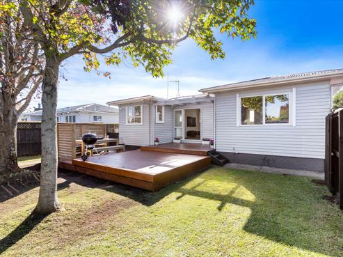 140 Great South Road, Takanini