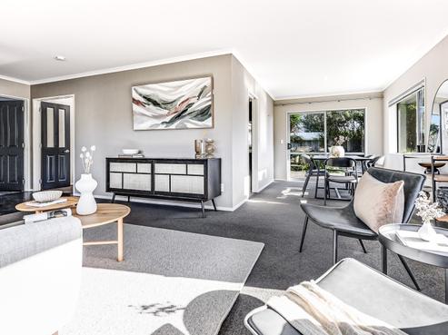 8 Rosewood Court, Huntington