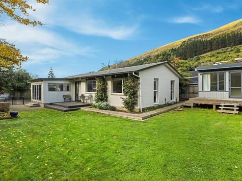 31 Sumnervale Drive, Sumner