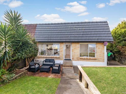 2/137 Rangatira Road, Beach Haven