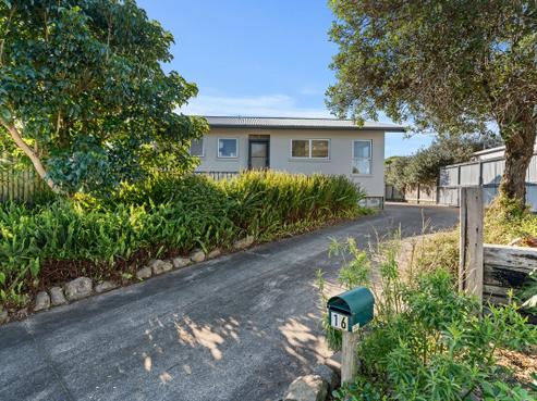 16 Alpha Avenue, Coastlands