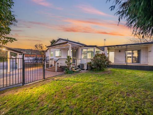 12 Coates Grove, Silverstream