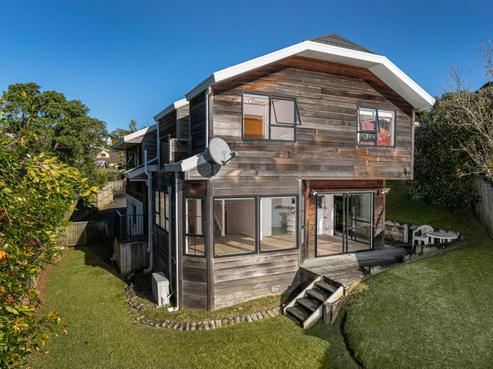 2/28 Unsworth Drive, Unsworth Heights
