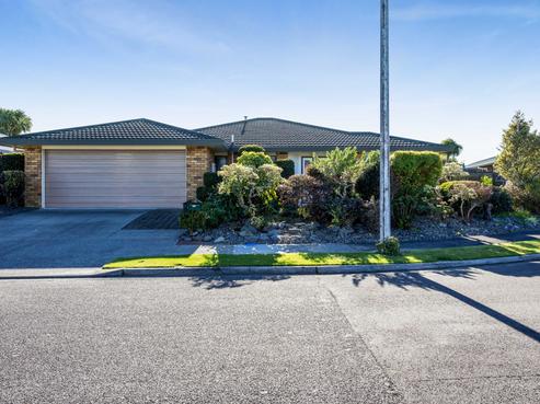 1/2 Waiwera Place, Merrilands