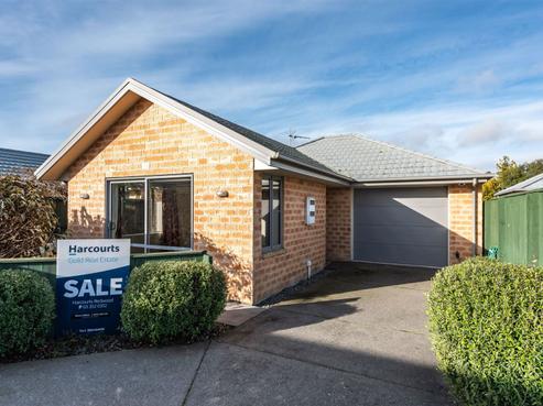 27 Bayliss Close, Northwood
