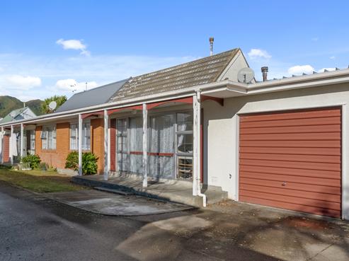 2/14 Fuller Grove, Woburn