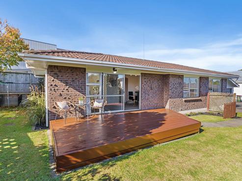 2/23 South Street, Papakura