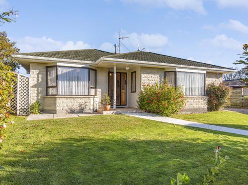 82 Kapanui Road, Waikanae