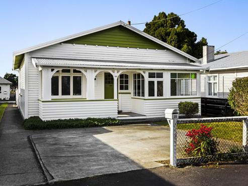 25 Paynters Avenue, Strandon