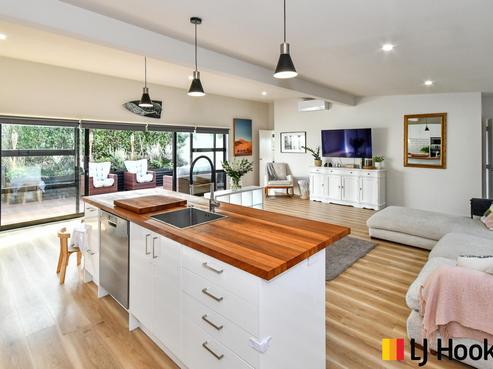16 Puriri Road, Pukekohe