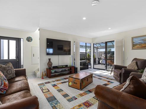 35 Highgrove Lane, Totara Vale