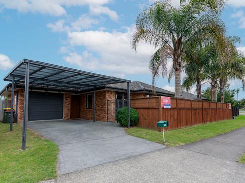 112 Saint James Drive, Huntington