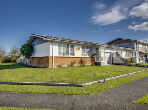 12 Ashcroft Street, Pirimai