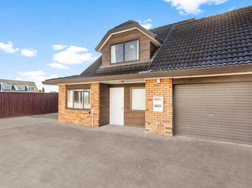 2/288 Great South Road, Papakura